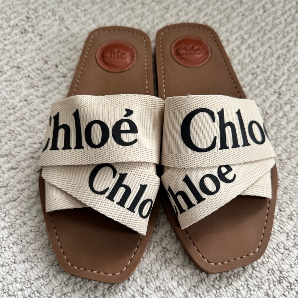 Chloé Beige Sandals with Logo